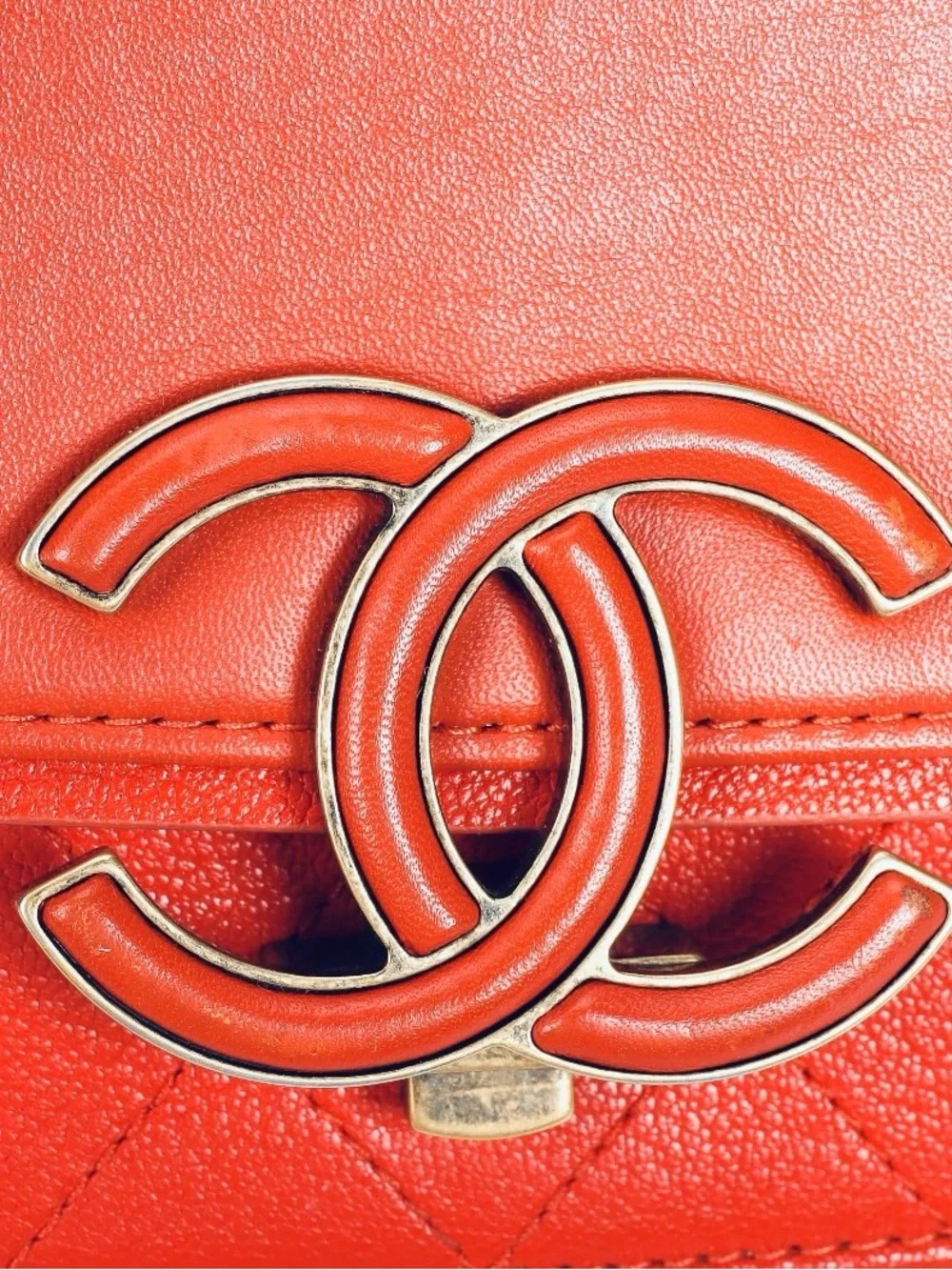 Chanel Coco Curve Flap Small Messenger Bag with Antique Gold hardware